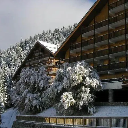 : Bel 2 Pieces Avec Parking, Proche Pistes Et Commerces